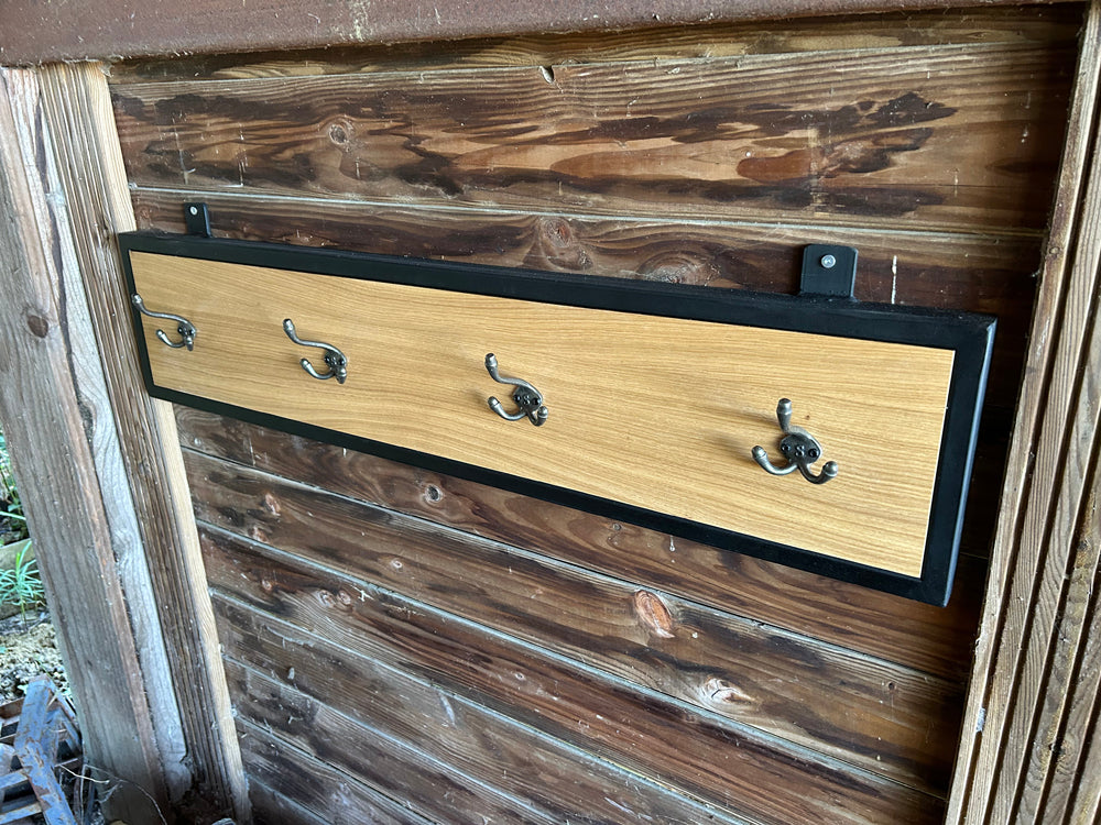 Patere murale crochets fonte Réf 4522 Prix de base : 190€