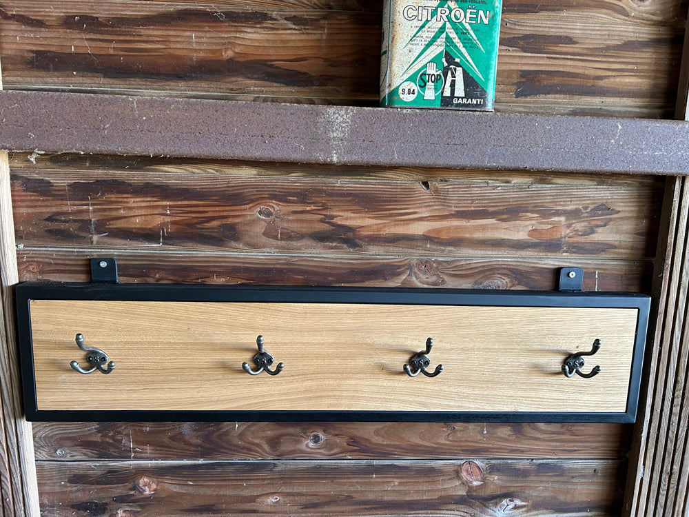 Patere murale crochets fonte Réf 4522 Prix de base : 190€