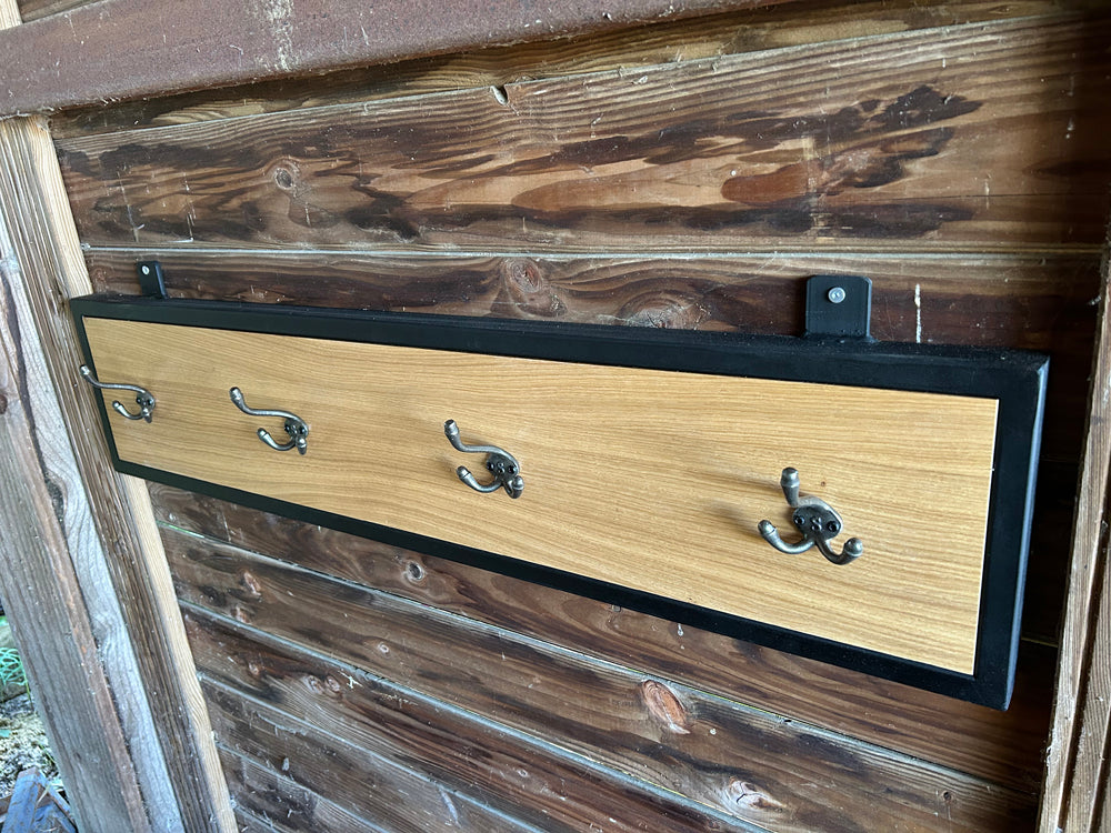 Patere murale crochets fonte Réf 4522 Prix de base : 190€