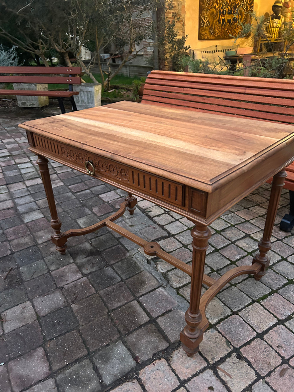 Petit bureau en Noyer massif 1900 - Réf 4620