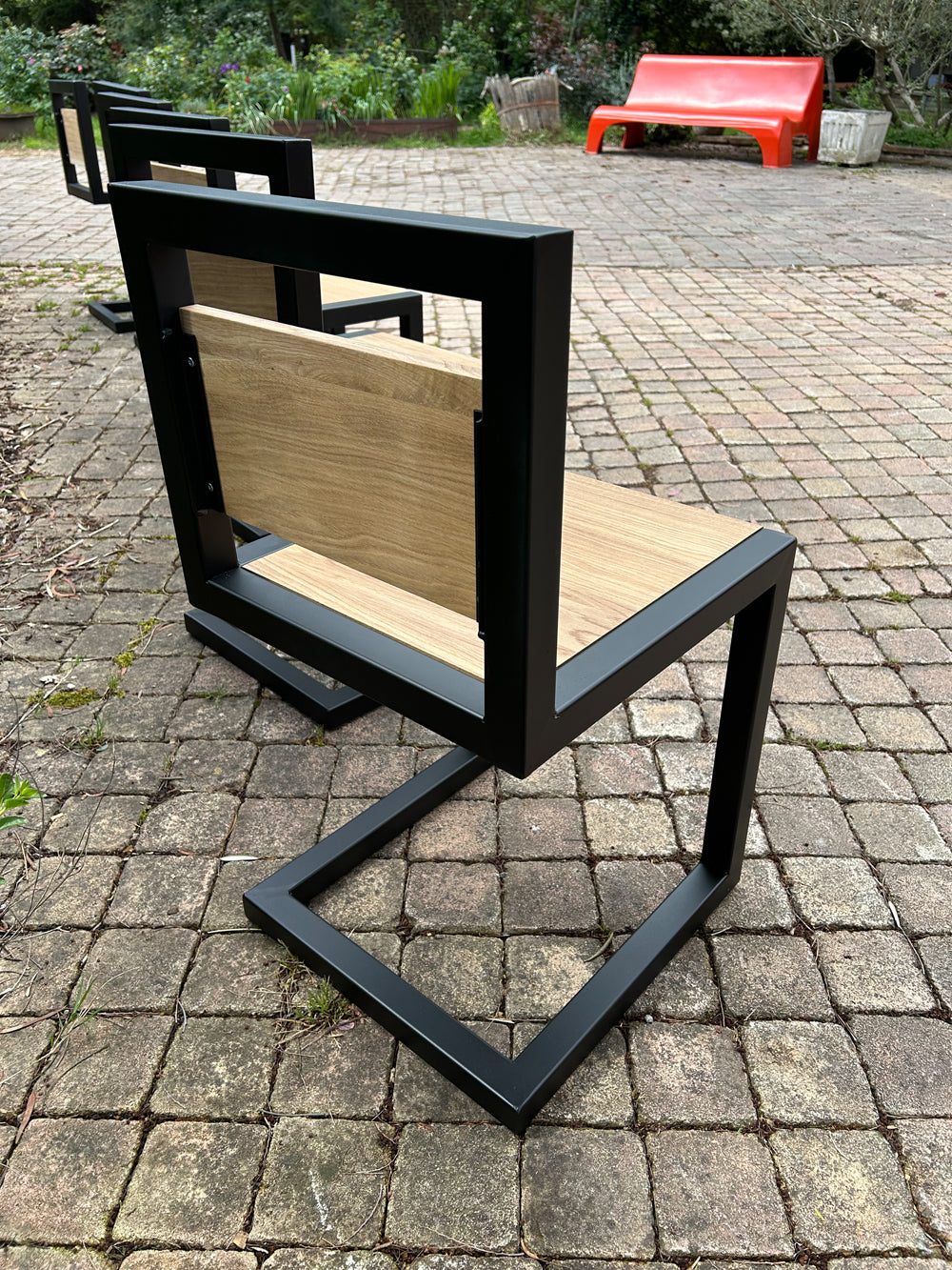 Chaise design métal & bois Réf 4246 Prix de base : 140€