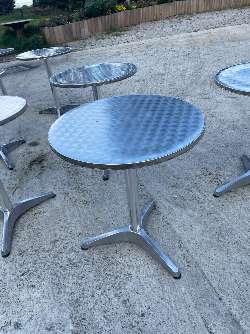 Table Bistro aluminium martelé Réf 4063