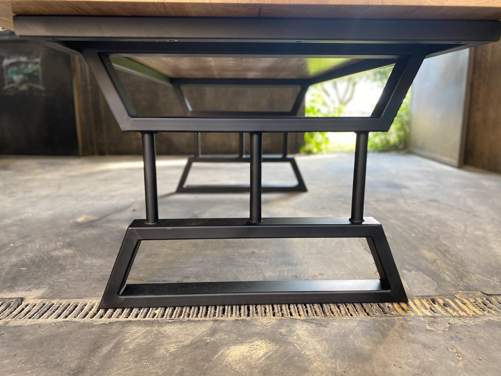 Table design industriel Manhattan Réf 4297 Prix de base : 1690€