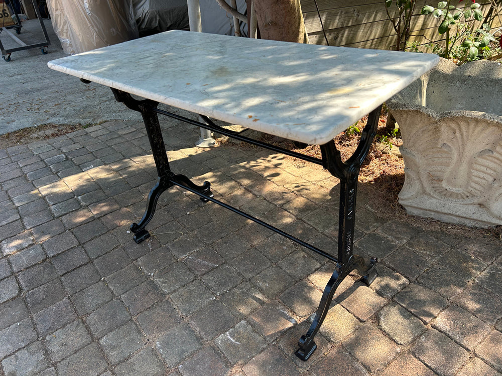 Table bistrot fonte et marbre Castres 1950/60 Réf 4533