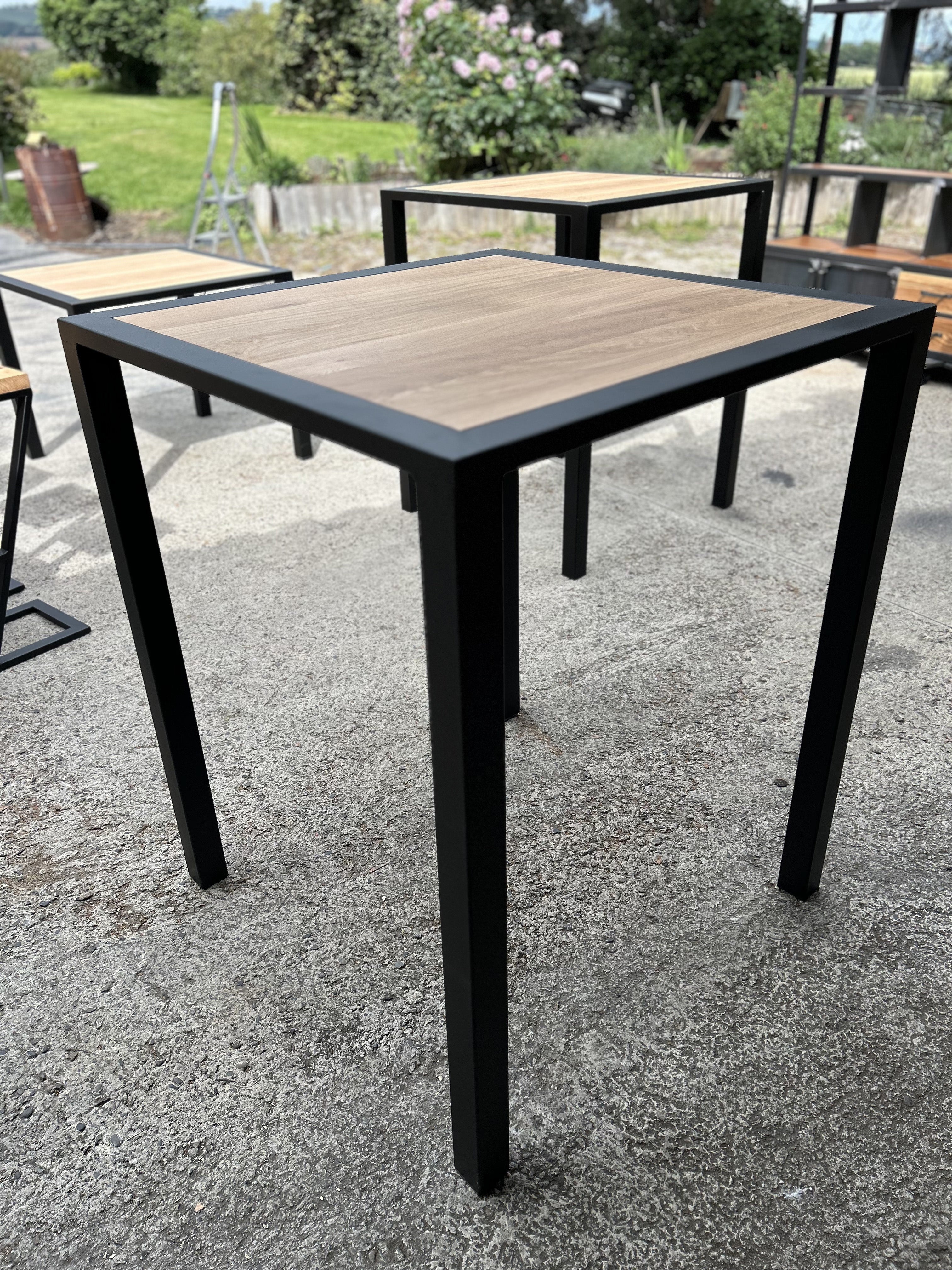 Table mange debout design industriel PRIX de base : 650€ réf 2294