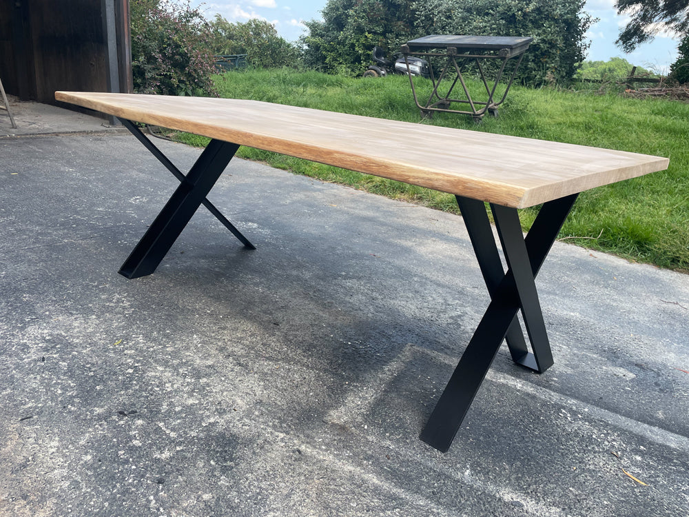 Table piétement Aero Réf 4054 Prix de base : 1490€