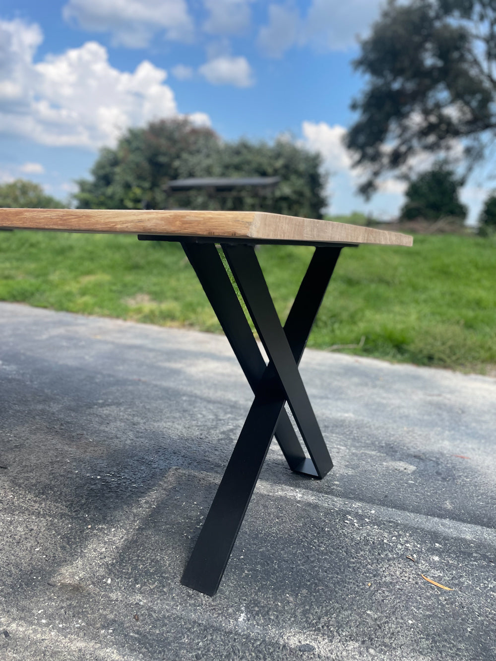 Table piétement Aero Réf 4054 Prix de base : 1490€