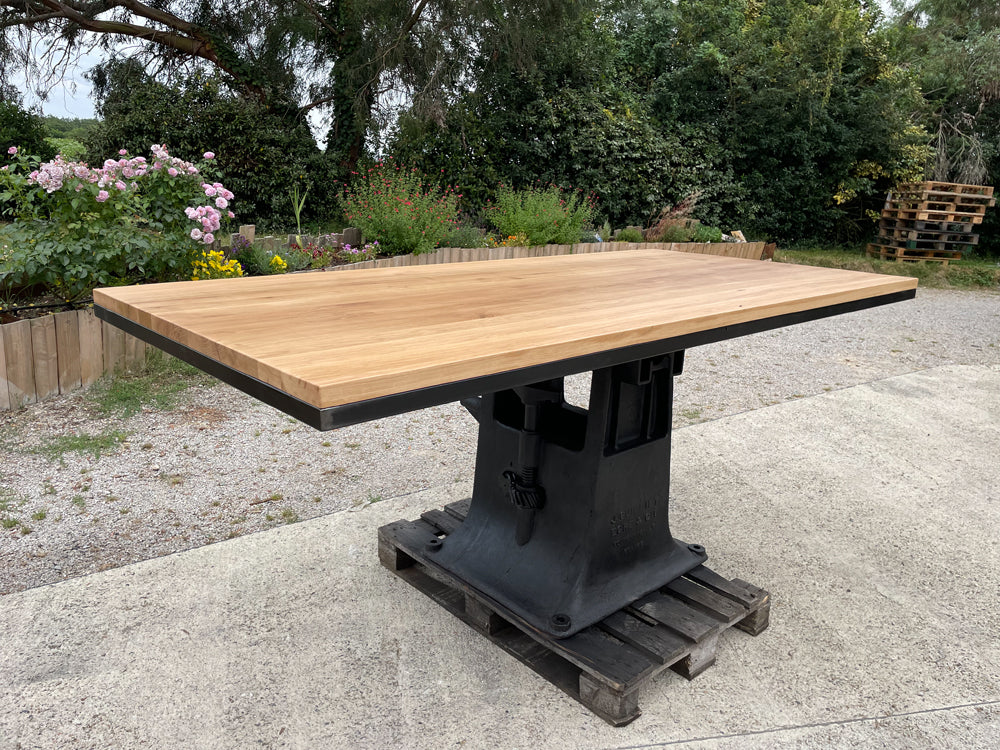 Table piètement machine outil 1900 Réf 4075