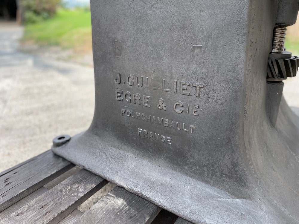 Table piètement machine outil 1900 Réf 4075