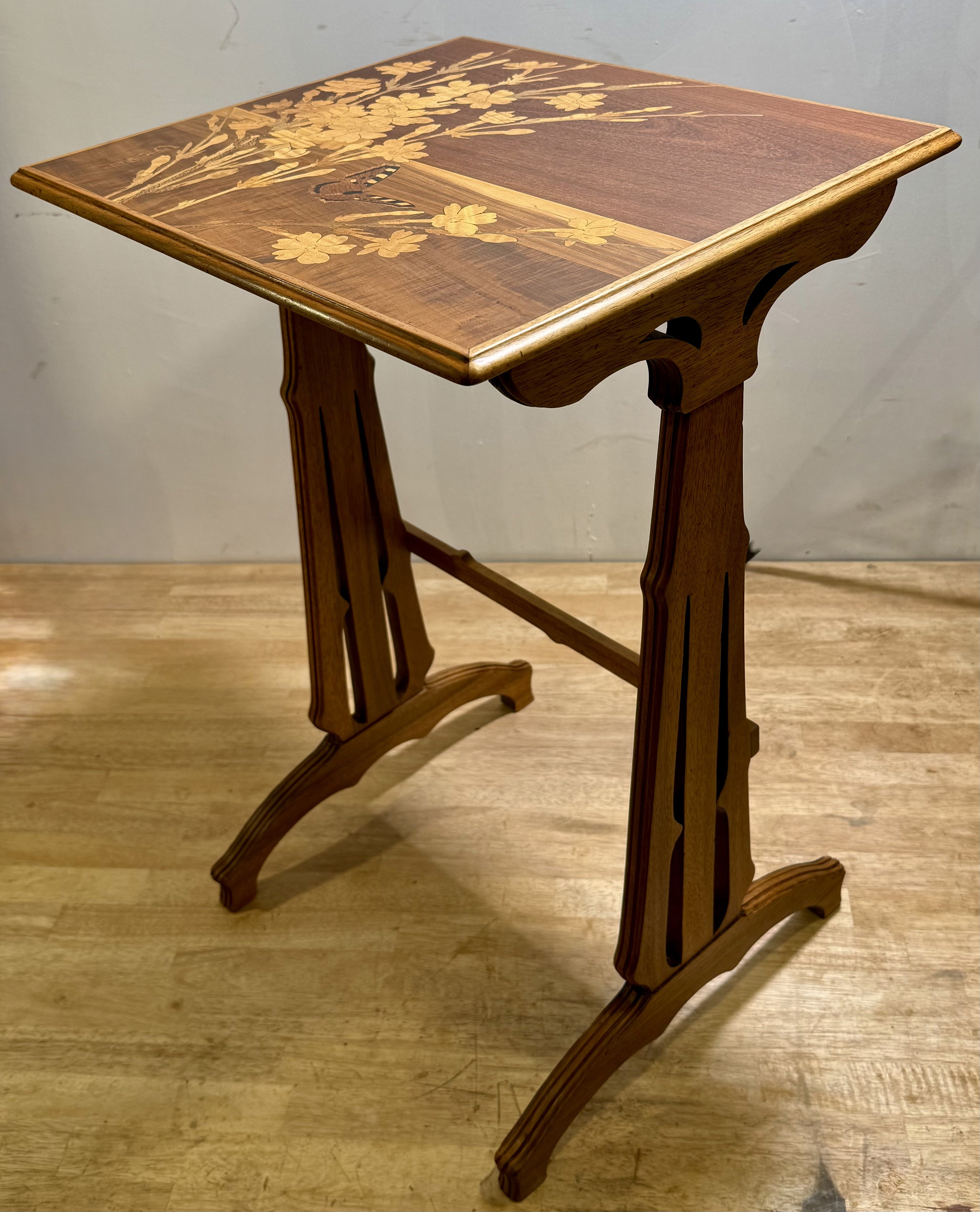 Réunion de deux tables Ateliers Gallé datant des années 30 - RF 4732