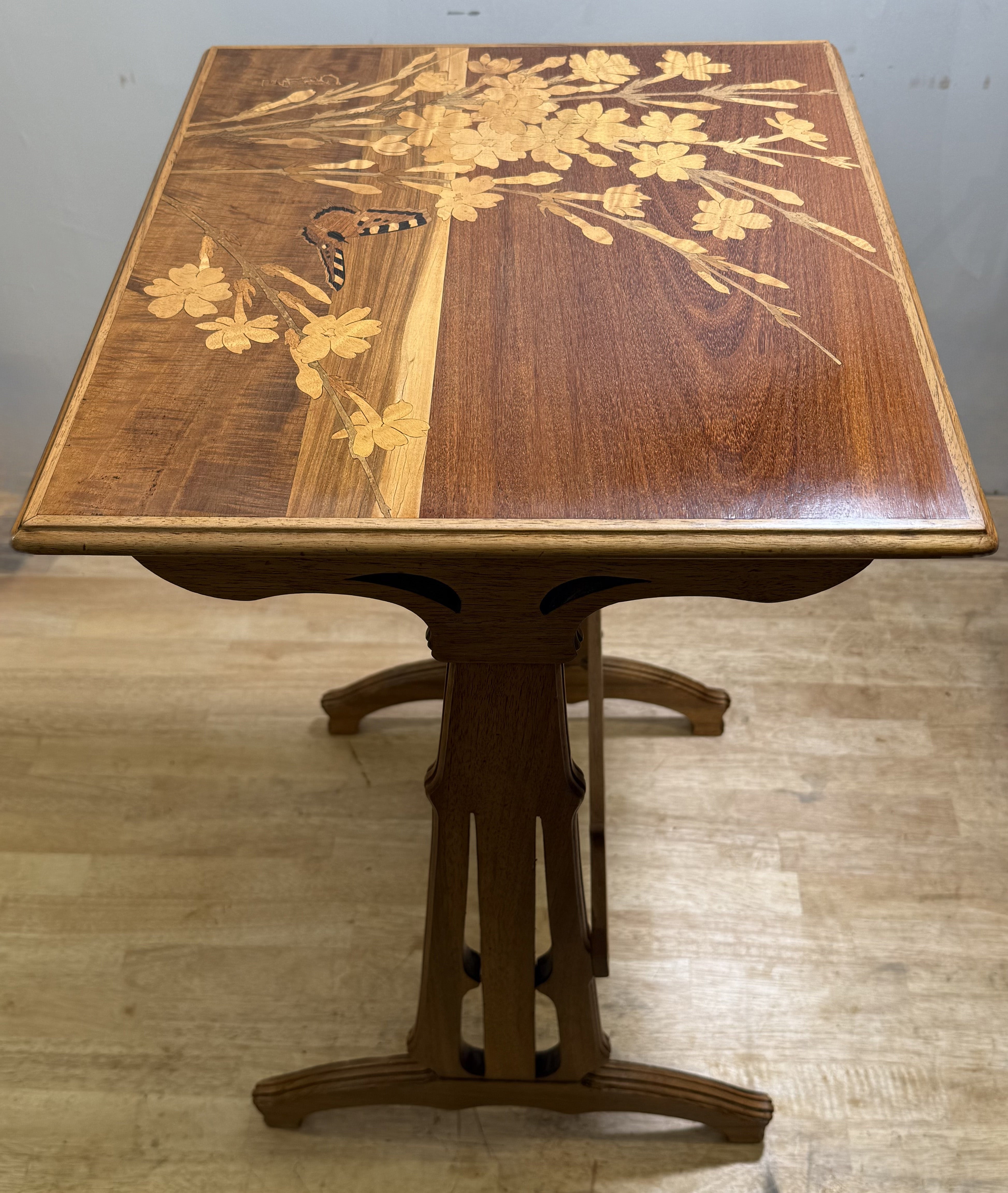 Réunion de deux tables Ateliers Gallé datant des années 30 - RF 4732