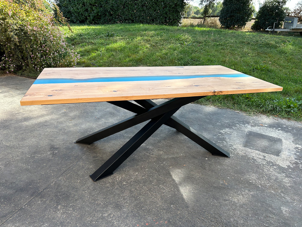 Table plateau époxy Réf 4116 Prix de base : 1990€