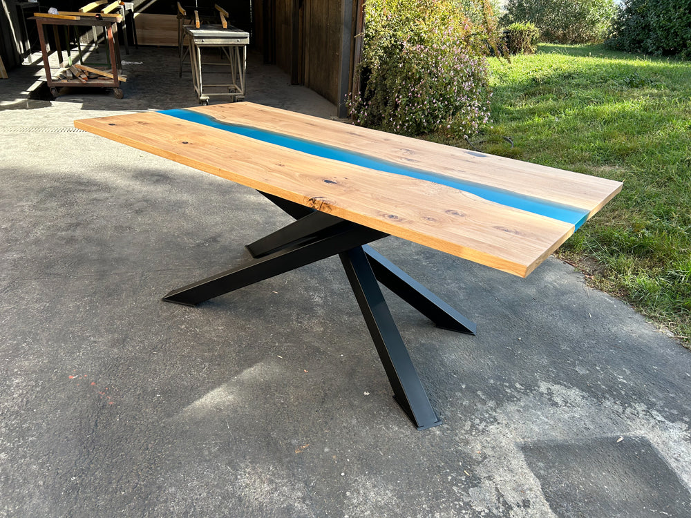 Table plateau époxy Réf 4116 Prix de base : 1990€