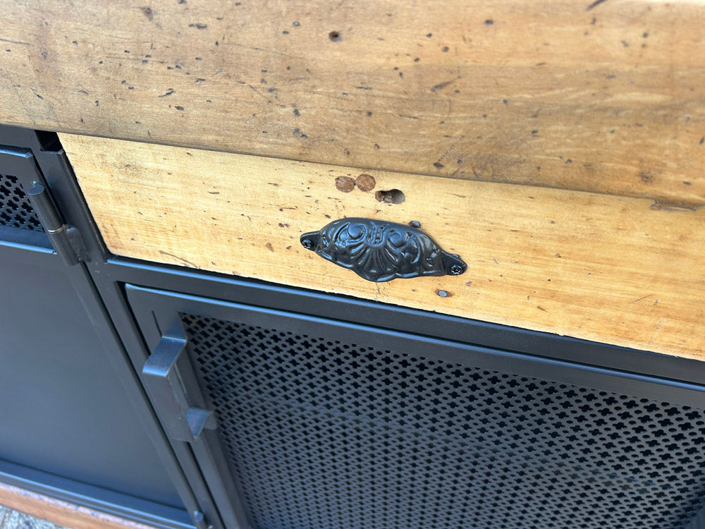 Etabli ancien modifié 3 portes et 1 tiroir