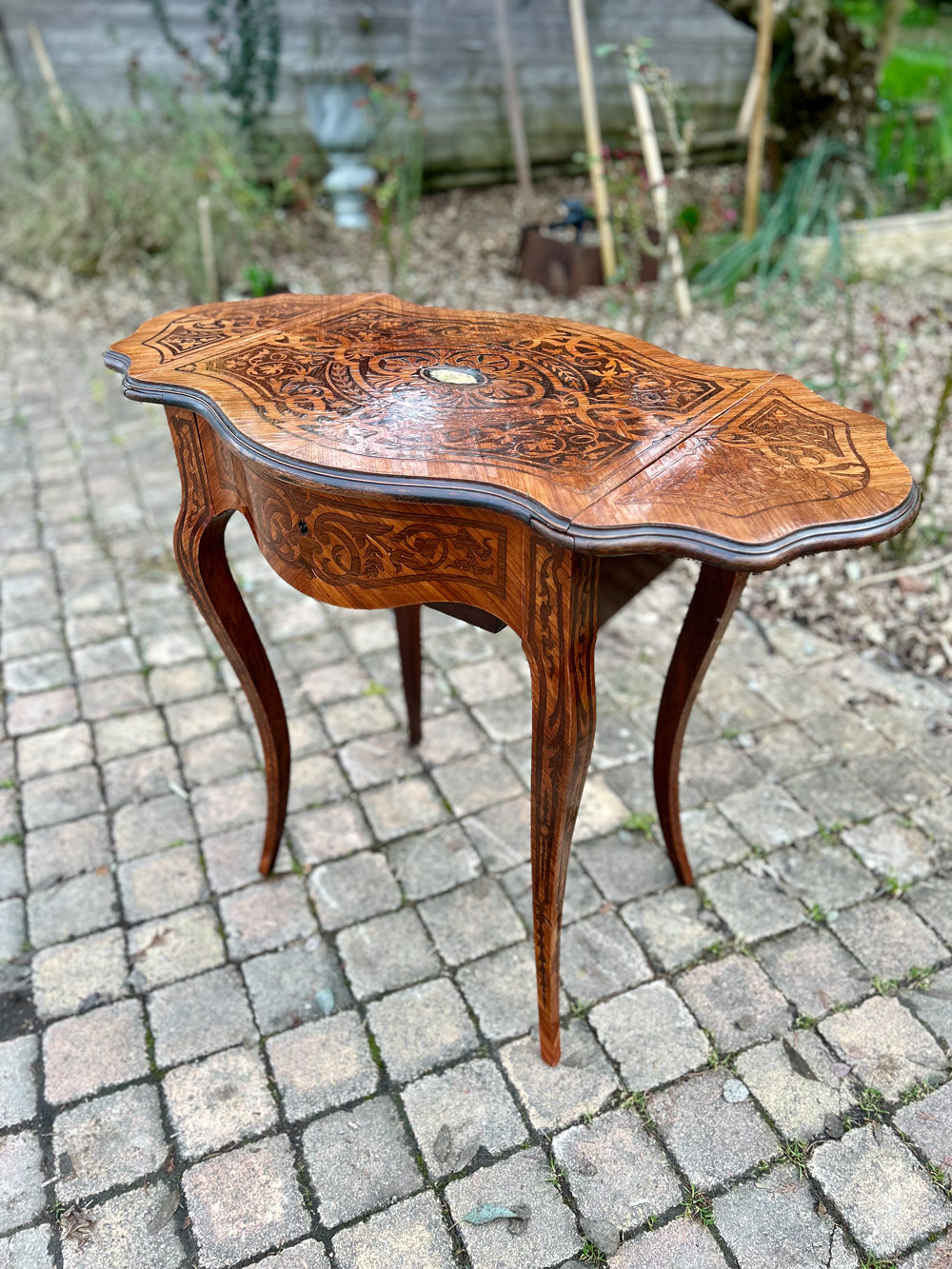 Travailleuse style Louis XV fabrication 19éme Réf 4218