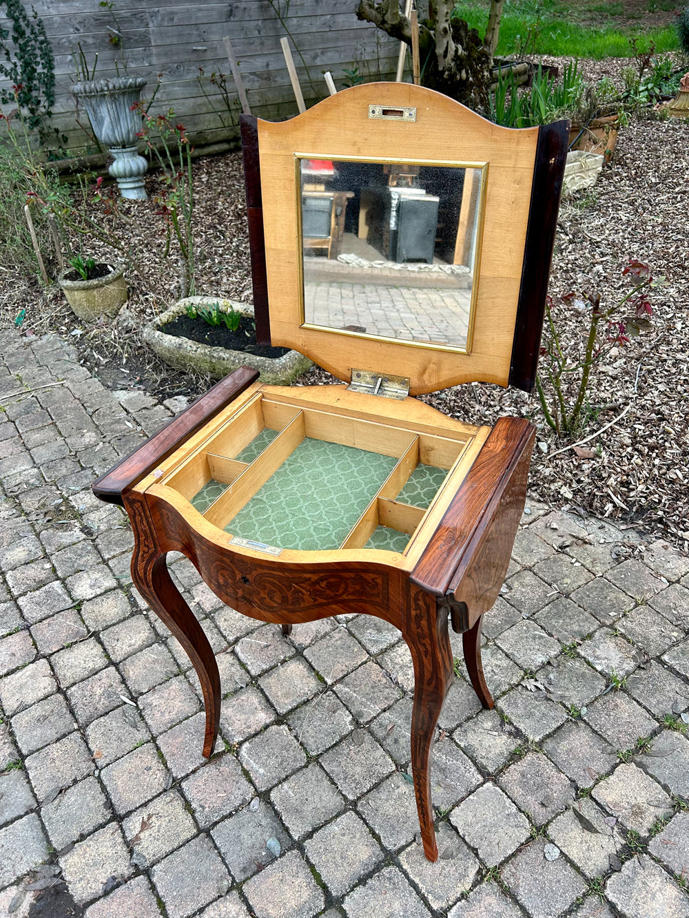 Travailleuse style Louis XV fabrication 19éme Réf 4218