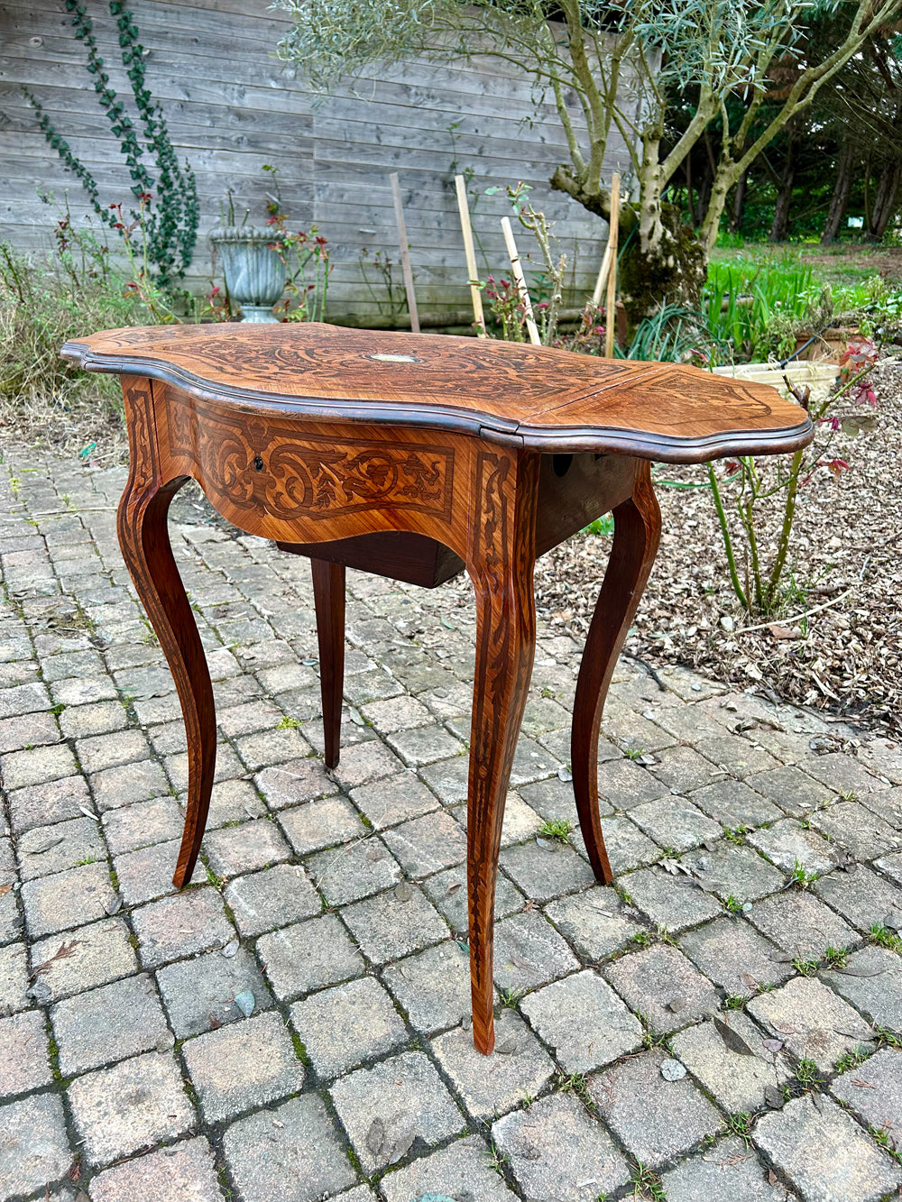 Travailleuse style Louis XV fabrication 19éme Réf 4218