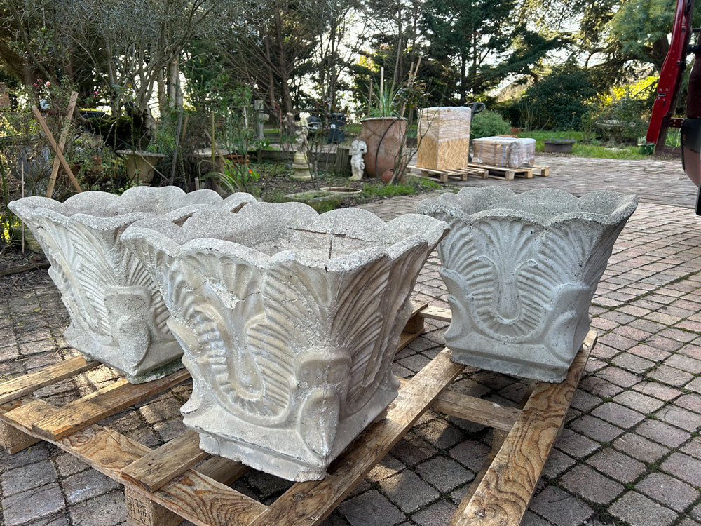 Vase extérieur béton moulé carré Réf 4360( reste 2 pièces)