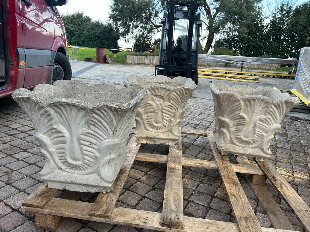 Vase extérieur béton moulé carré Réf 4360( reste 2 pièces)