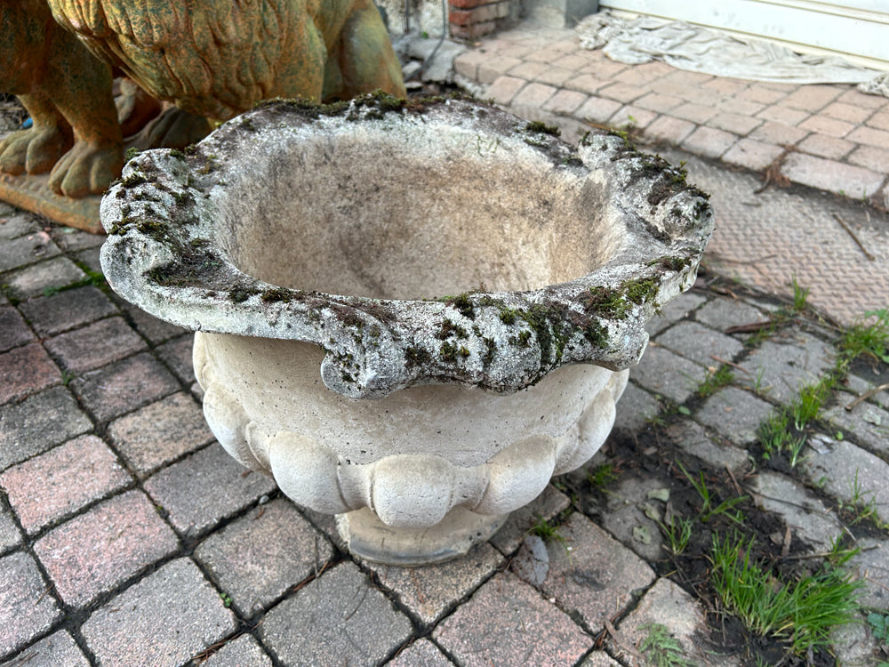 Vase extérieur béton moulé Rond Réf 4361 ( reste plus qu’1 pièce)