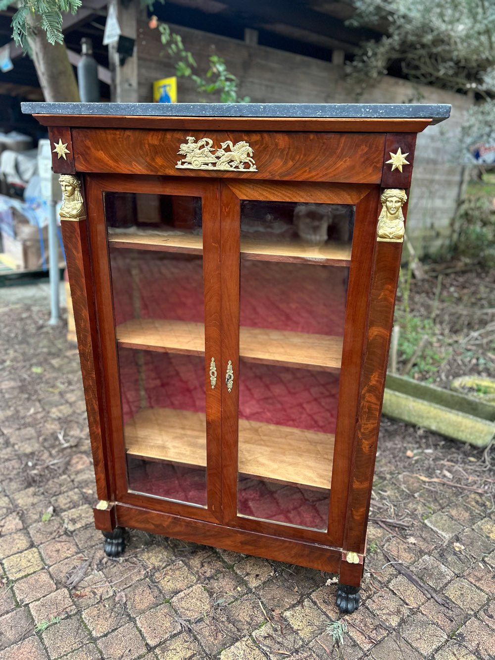 Vitrine Empire retour d'Egypte 19ème