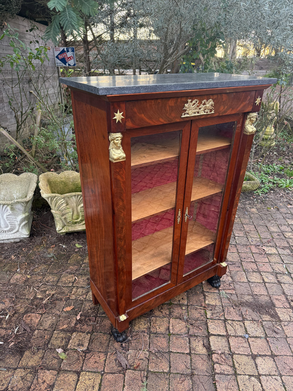 Vitrine Empire retour d'Egypte 19ème