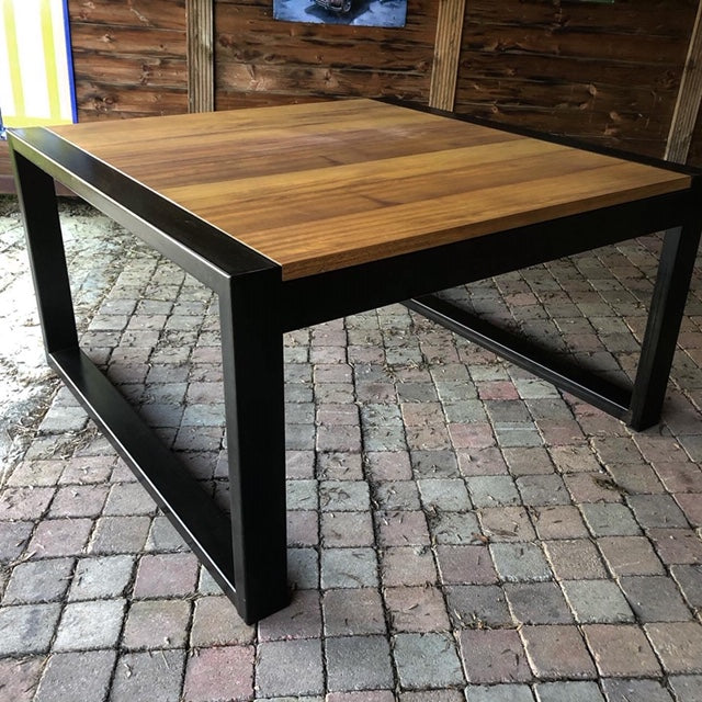 Table design industriel sur mesure PRIX de base : 1050€ réf 3518
