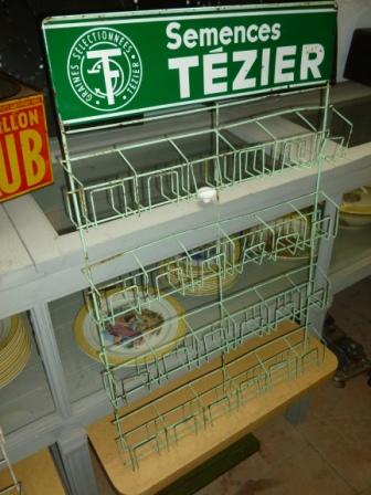 Presentoir publicitaire mural TEZIER 1970