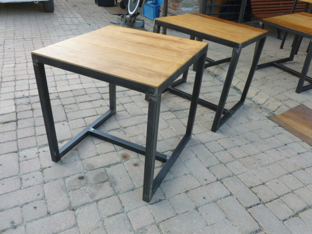 Table bistro style industriel PRIX de base :330€ réf 1659