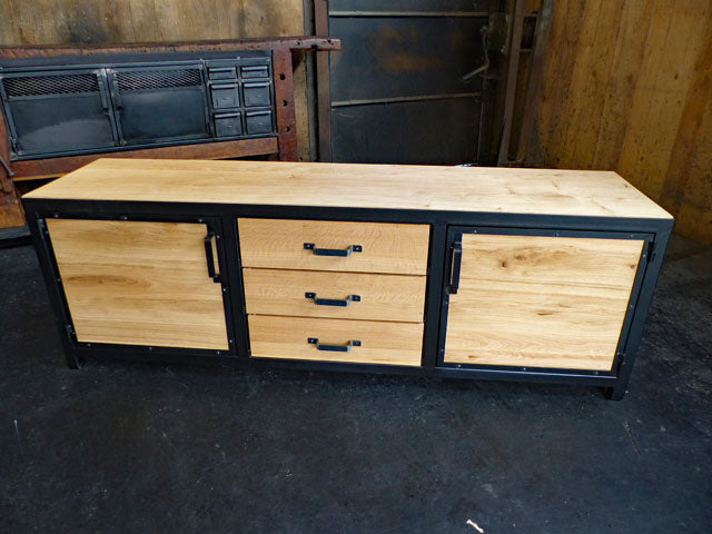 Buffet industriel 3 tiroirs et 2 portes PRIX de base : 1450€ réf 3606