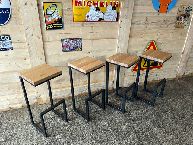 Tabourets de bar style atelier métal et bois Tabourets de bar style atelier métal et bois