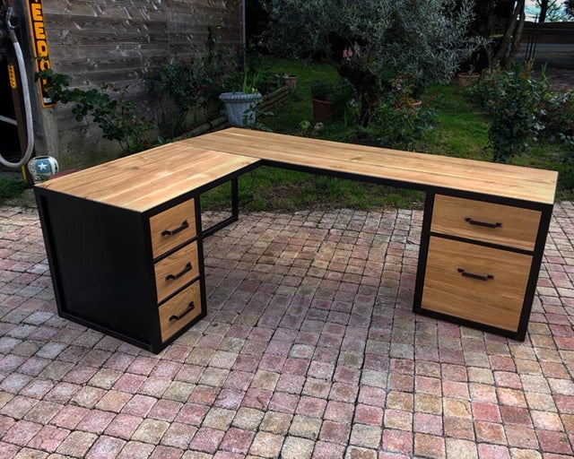Bureau d'angle industriel PRIX de base: 1600€ réf 3045
