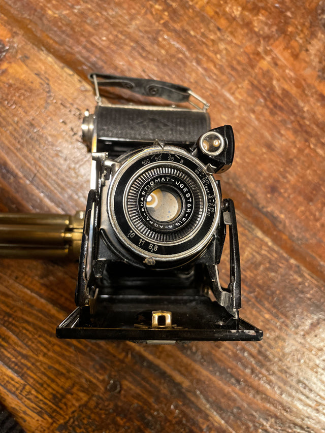 Appareil AGFA Jgestar avec trépied
