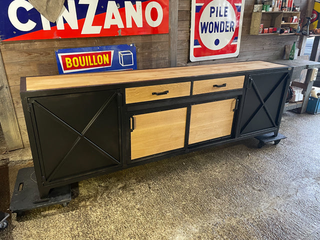Buffet industriel 4 portes et 2 tiroirs PRIX de base : 2300€ réf 3858