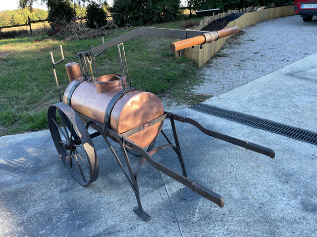 Ancienne sulfateuse tractée 1900