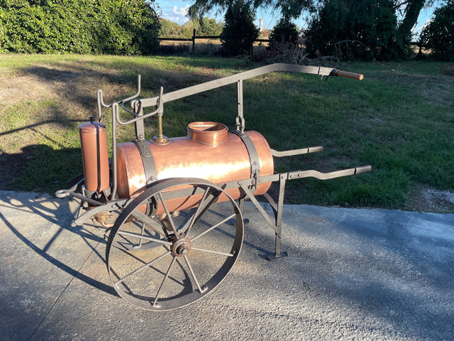 Ancienne sulfateuse tractée 1900