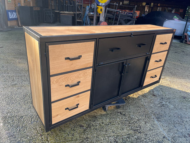 Buffet industriel 4 portes 1 clapet PRIX de base: 1300€ réf 3465