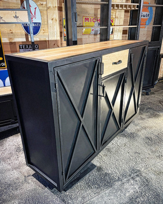 Buffet design industriel croisillon PRIX de base: 1250€ réf 3573