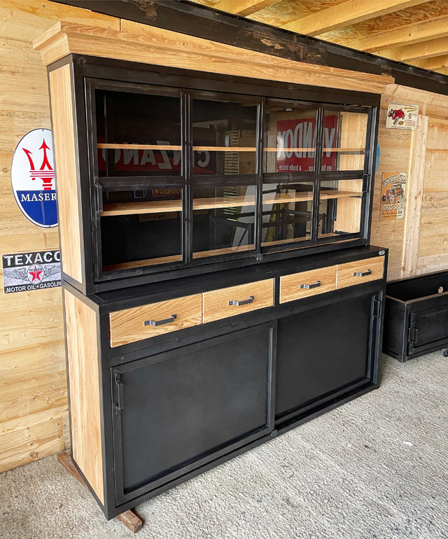 Buffet design industriel 2 corps PRIX de base: 3500€ réf 3701