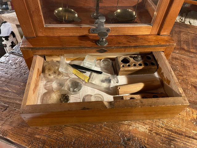 Balance de précision Testut 1900