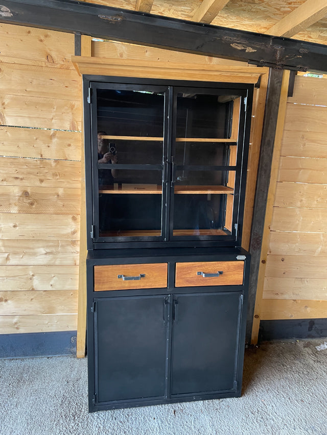 Buffet 2 corps design industriel PRIX de base :2350€ réf 3757