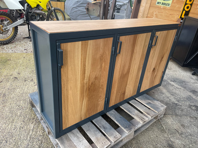 Buffet 3 portes PRIX de base : 1590€ réf 3981