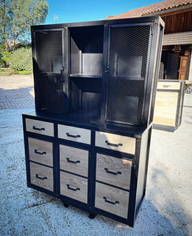 Buffet industriel métal & chêne PRIX de base: 1450€ réf 3367