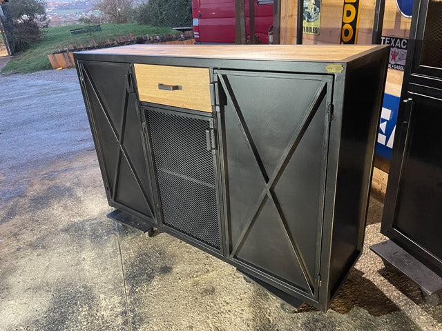 Buffet design industriel croisillon PRIX de base: 1250€ réf 3573