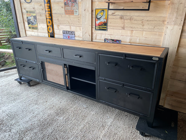 Buffet design industriel 4 clapets PRIX de base:2200€ réf 3768