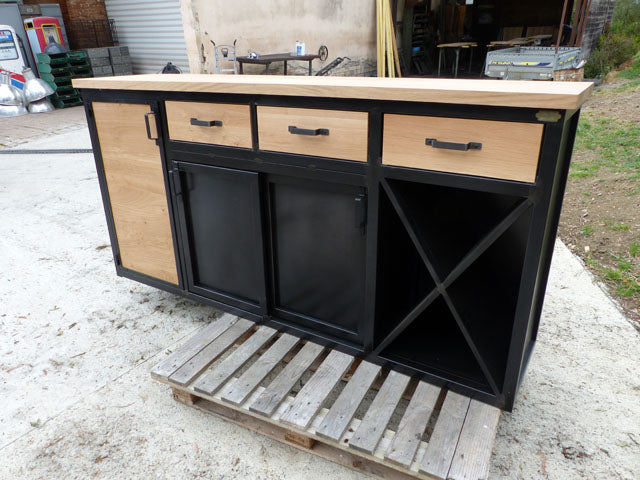 Buffet design industriel range bouteille PRIX de base : 1390€ réf 3688
