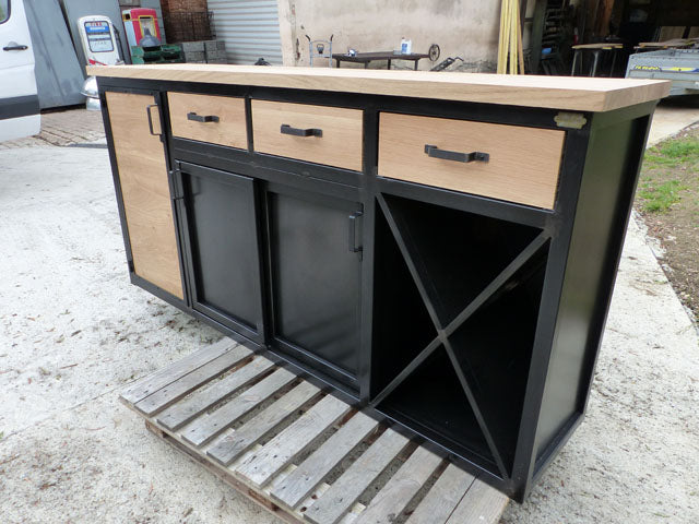 Buffet design industriel range bouteille PRIX de base : 1390€ réf 3688