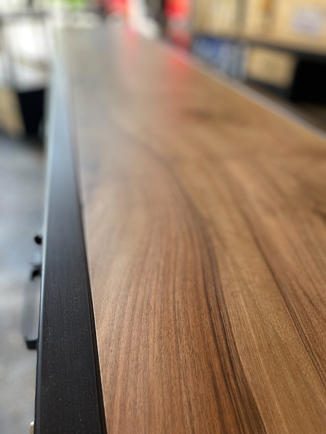 Buffet industriel métal et noyer PRIX : 2500€ réf 3885