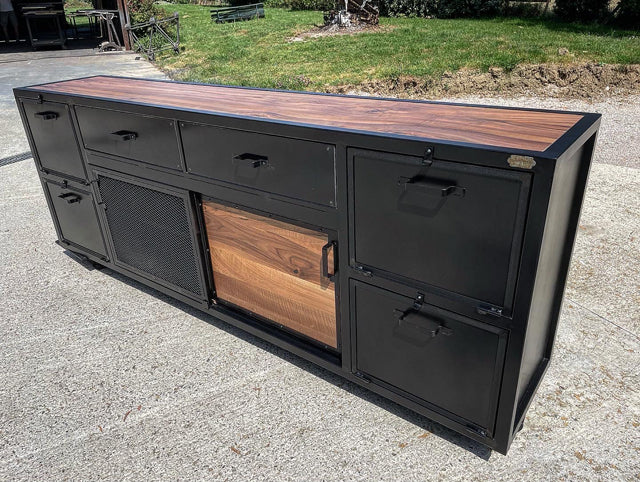Buffet industriel métal et noyer PRIX : 2500€ réf 3885