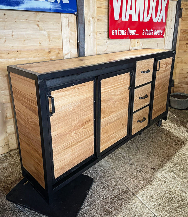 Buffet industriel 3 portes et 3 tiroirs PRIX de base: 1600€ réf 3499